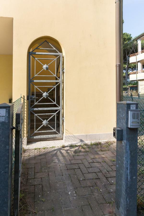 Le Terrazze Apartments リド・ディ・スピーナ エクステリア 写真