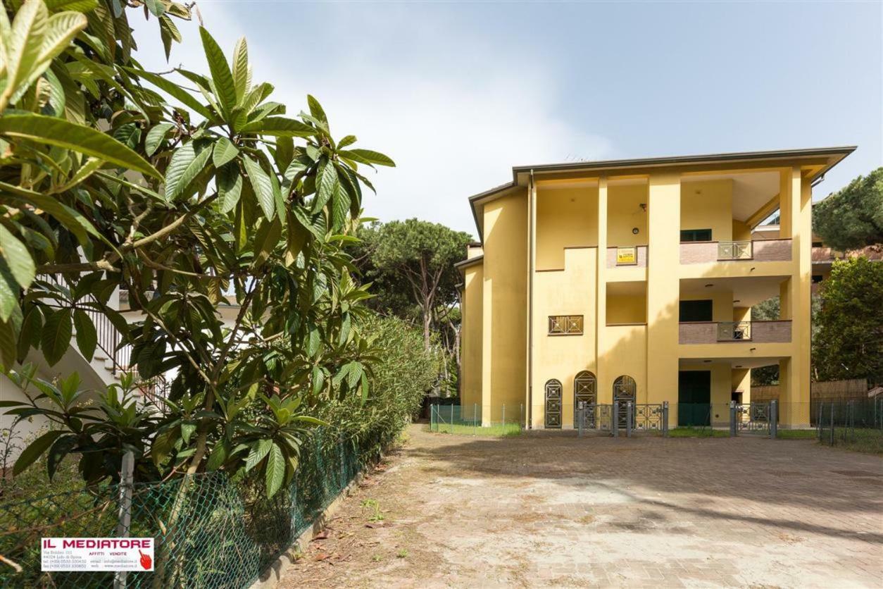 Le Terrazze Apartments リド・ディ・スピーナ エクステリア 写真